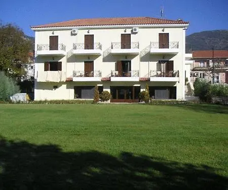 Hotel Aroanios