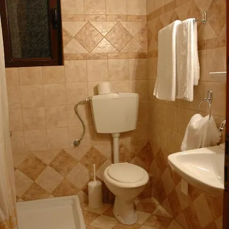 Aroanios 2*